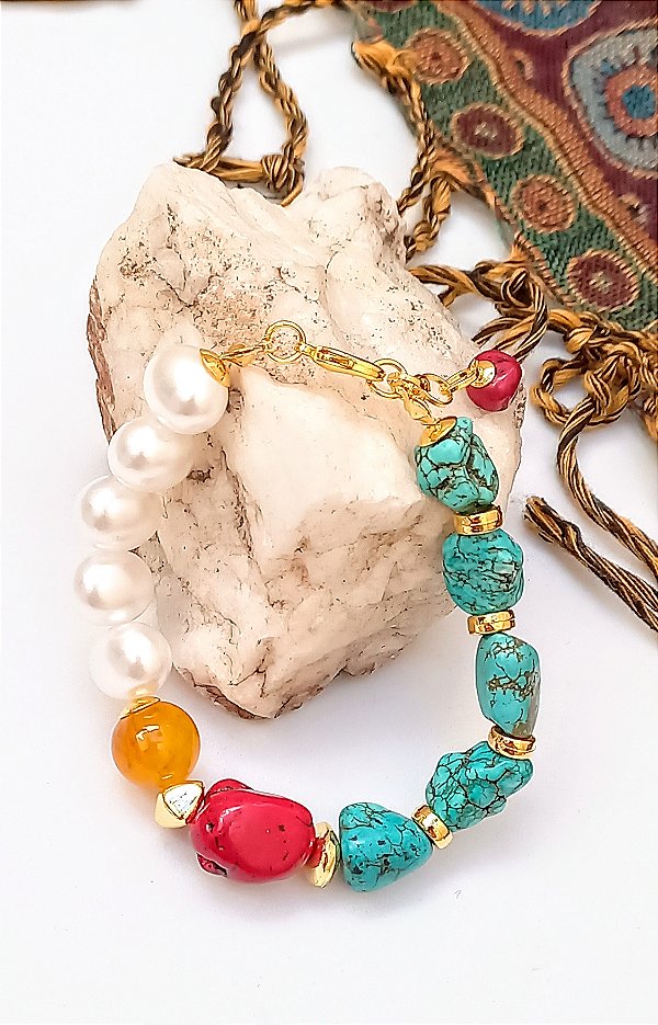 Pulseira Pérolas e Pedras.