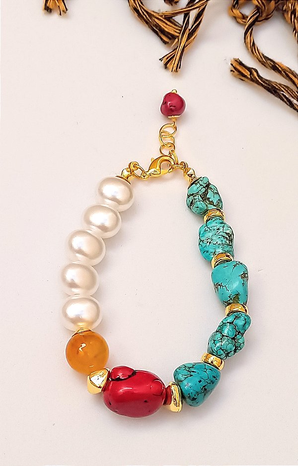Pulseira Pérolas e Pedras.