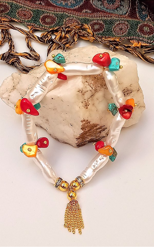 Pulseira Arco Íris e Pérolas.