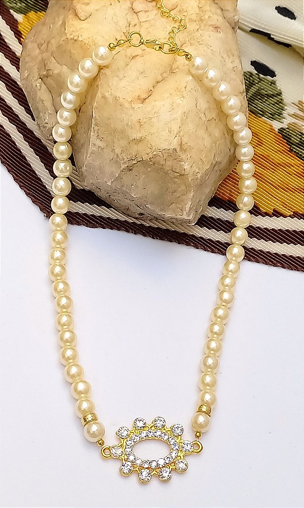 Colar Curto Pérolas e Strass.