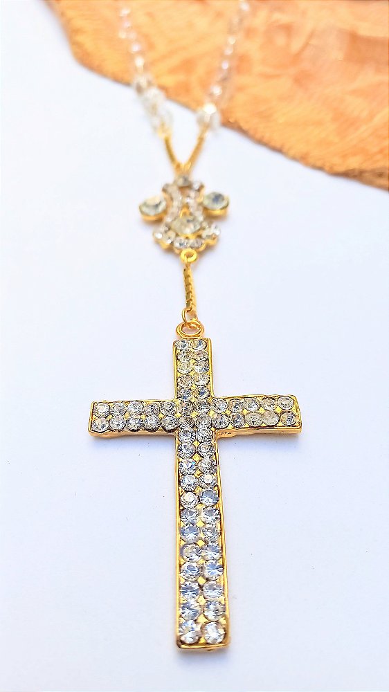 Colar Curto Cruz e Cristais.