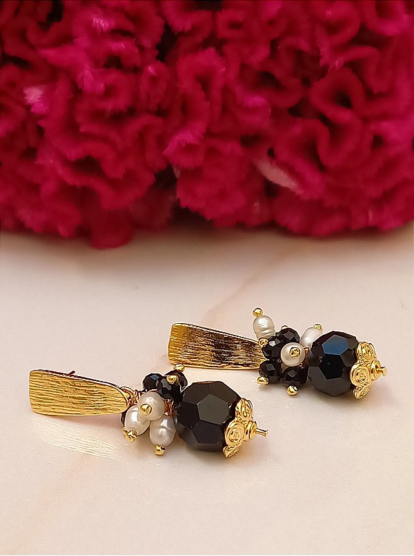 Brinco Preto Cristal Pérola.