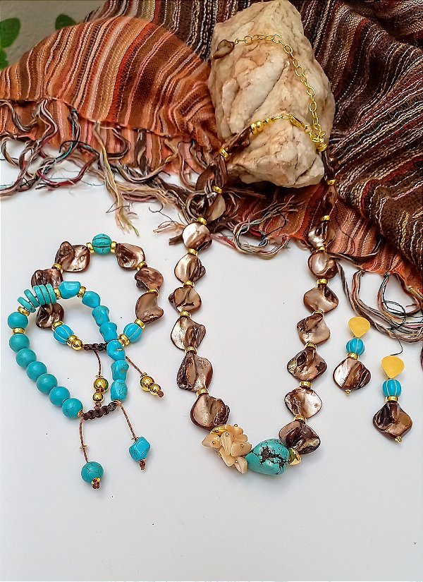 Colar Curto Madrepérolas Orgânica.