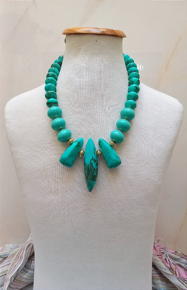 Maxi Colar Curto Resinas Turquesa Esverdeado.