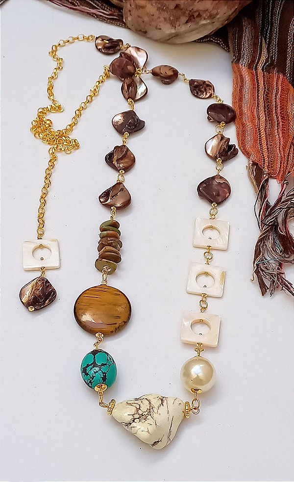 Colar Longo Madrepérolas.