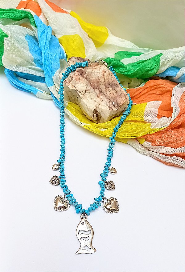 Colar Peixe Coração com Cascalho Turquesa