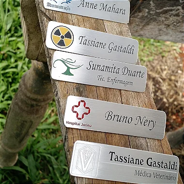 Crachas em aço ou latão PERSONALIZADO