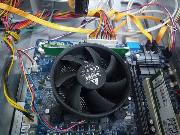 MANUTENÇÃO EM COMPUTADORES E NOTEBOOKS