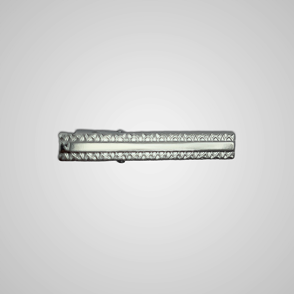 Prendedor de Gravata Porcelain Prata com Bordas Trabalhadas Pataloo