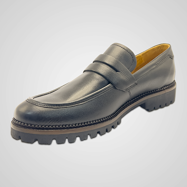 Mocassim Loafer Masculino Couro Preto Solado Tractor Robusto Pataloo