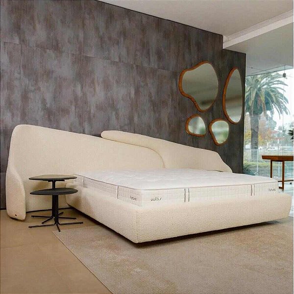 Cama Zaha Uultis – Cama de Luxo com Design Escultural e Cabeceira Orgânica