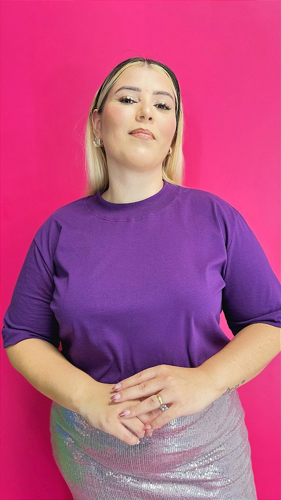 TSHIRT PLUS SIZE BÁSICA GOLA ALTA- ROXO