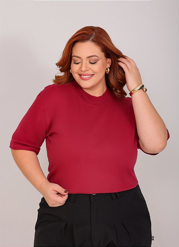 BLUSA GOLA ALTA PLUS SIZE BÁSICA - MARSALA