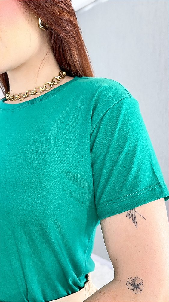 TSHIRT NO ALGODÃO LISA GOLA NA RIBANA - VERDE BANDEIRA