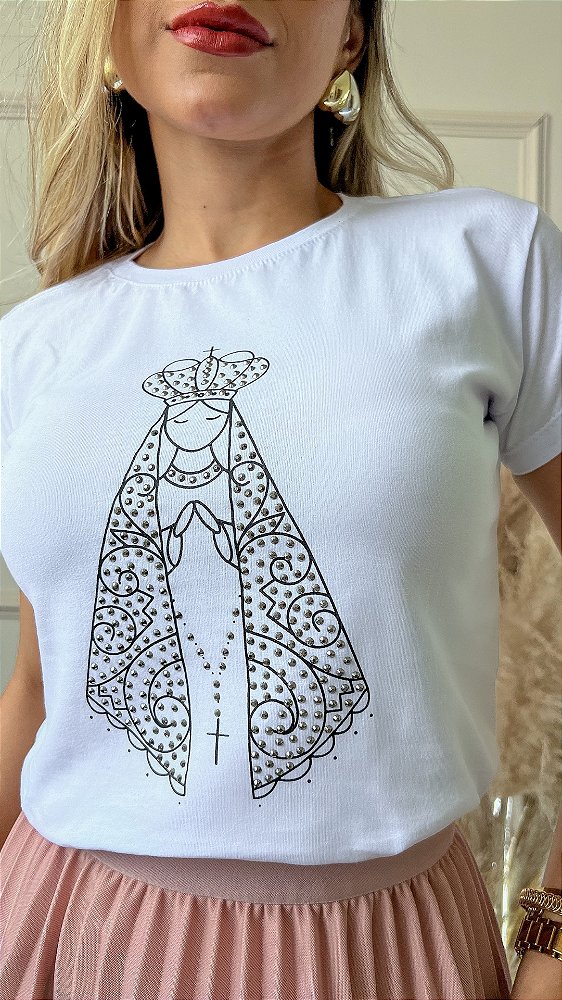 TSHIRT NO ALGODÃO GOLA NA RIBANA NOSSA SENHORA APARECIDA PEDRARIA - BRANCA