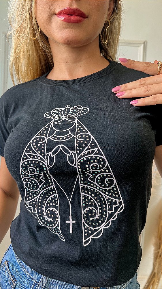 TSHIRT NO ALGODÃO GOLA NA RIBANA NOSSA SENHORA APARECIDA PEDRARIA -PRETA