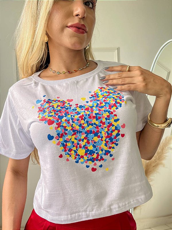 CROPPED ALGODÃO GOLA NA RIBANA MK CABEÇA CORAÇÕES COLORS -BRANCA