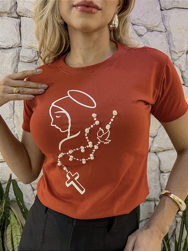 TSHIRT NO ALGODÃO GOLA NA RIBANA  NOSSA SENHORA DE FÁTIMA- MARROM TERROSO