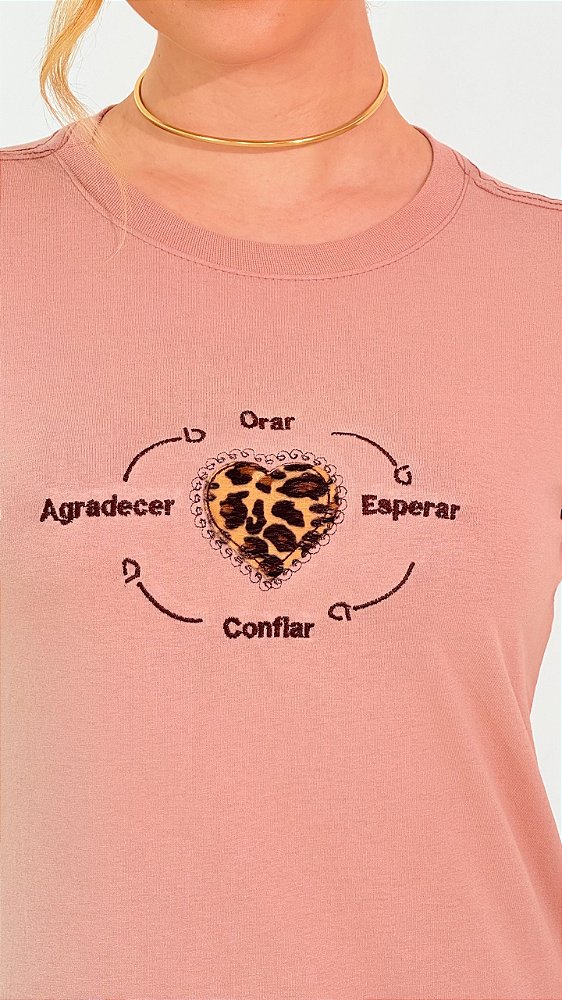 TSHIRT BORDADA ORAR, ESPERAR,CONFIR, AGRADECER - NUDE