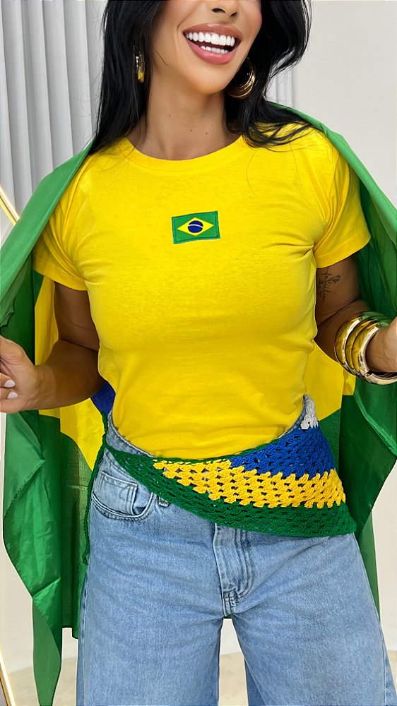 TSHIRT BRASIL BANDEIRA BORDADA - AMARELA