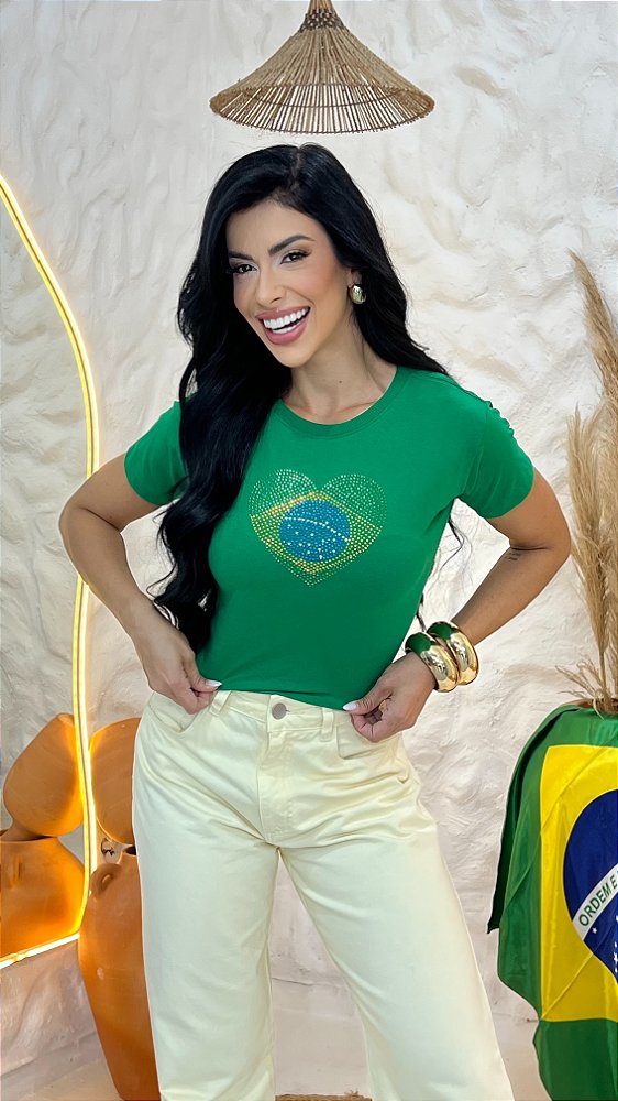 TSHIRT BRASIL BANDEIRA CORAÇÃO PEDRARIA -VERDE