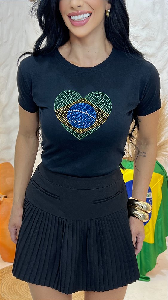 TSHIRT BRASIL BANDEIRA CORAÇÃO PEDRARIA -PRETA