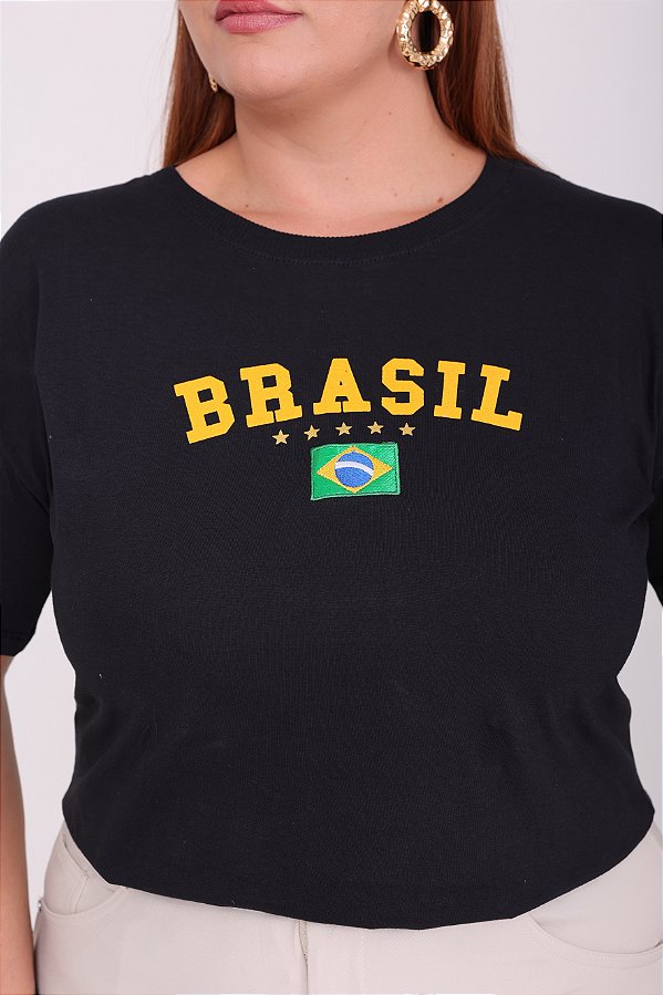 TSHIRT NO ALGODÃO PLUS SIZE BORDADA BRASIL BANDEIRA-PRETA