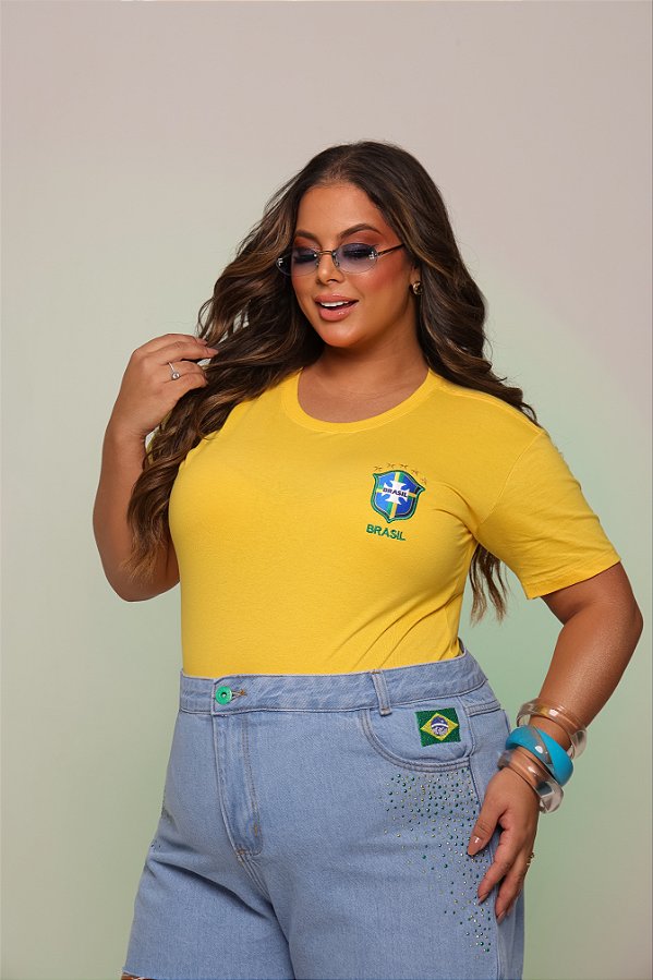 TSHIRT PLUS SIZE BORDADA BRASIL BRASÃO - AMARELA