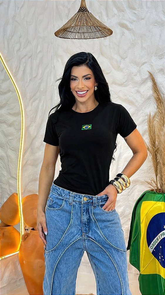 TSHIRT BRASIL BANDEIRA BORDADA - PRETA