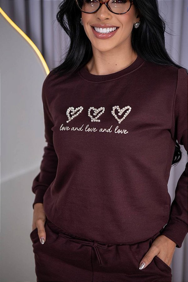 BLUSA MOLETOM TRÊS CORAÇÕES PÉROLAS - MARROM