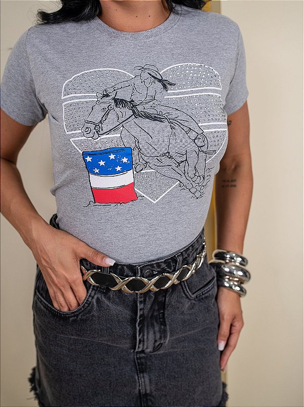 TSHIRT NO ALGODÃO GOLA NA RIBANA TAMBOR U.S.A PEDRARIA - CINZA