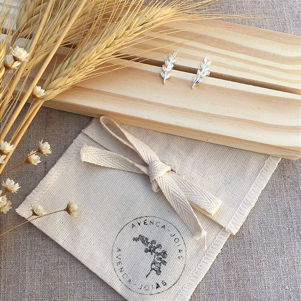 BRINCO RAMO DE FOLHAS