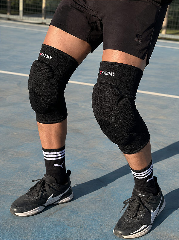 Joelheira Futsal Adulto Kaemy Master Preta