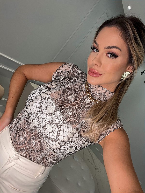 Body Renda Dourada em Tulê Branco c/ Top e bojo embutido