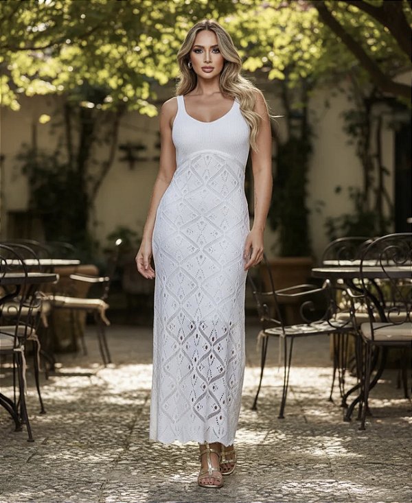Vestido Resort Tricot com leve brilho acetinado trabalhado em Macrame Geométrico Longo Branco