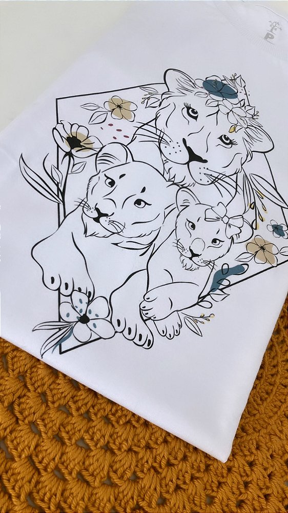 T-shirt Mãe Leoa e filhotes