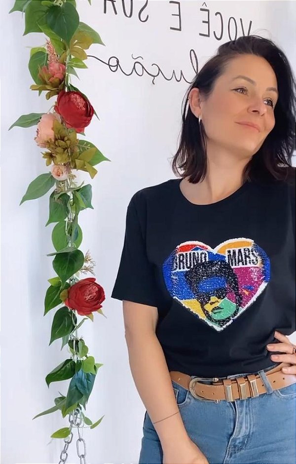 T-Shirt Bruno Mars - Paetê Coração