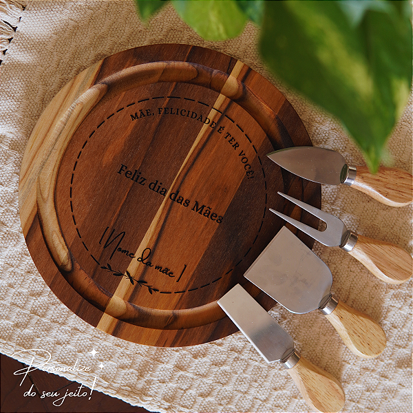 Conjunto Tábua de Queijo na Madeira TECA Personalizada Com Jogo de 4 Espátulas para Presentes dia dos Pais