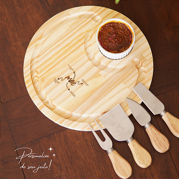 Conjunto Tábua De Queijo e Frios Personalizada Com Jogo de 4 Espátulas e Ramequin para Presente Dia das Mães