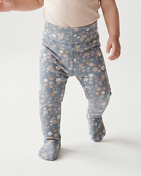 Calça comfort com pé Estampa serena