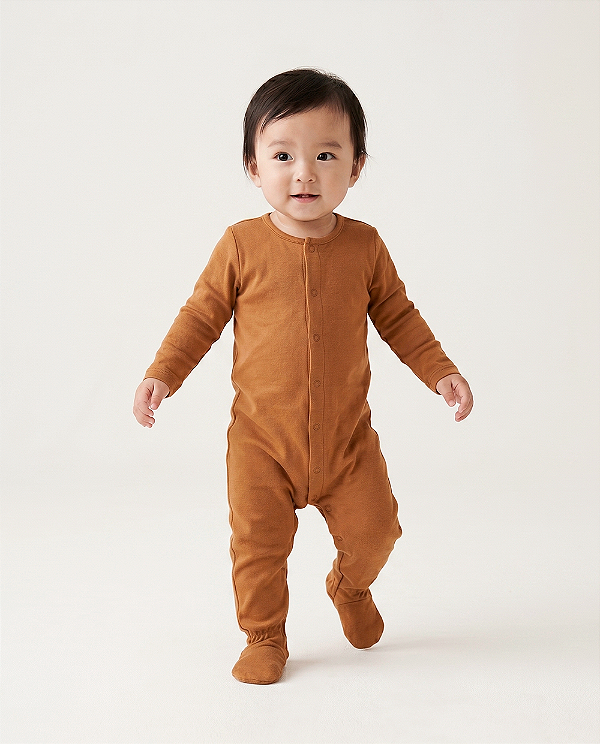Macacão basic com pé Caramelo