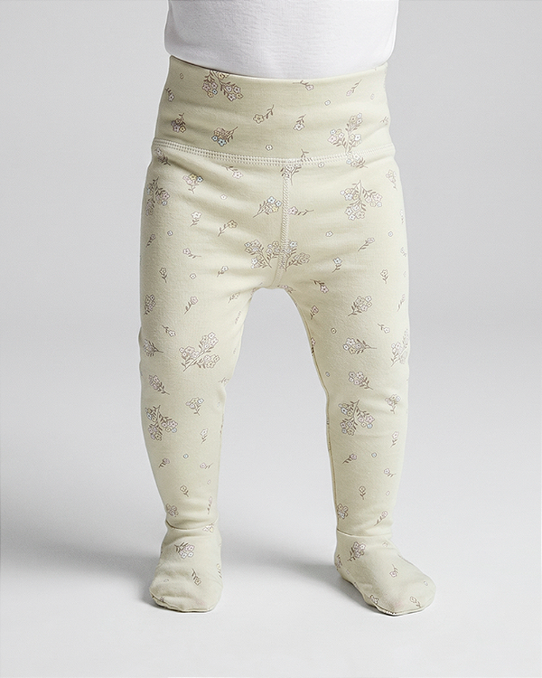Calça comfort com pé Estampa Florzinhas