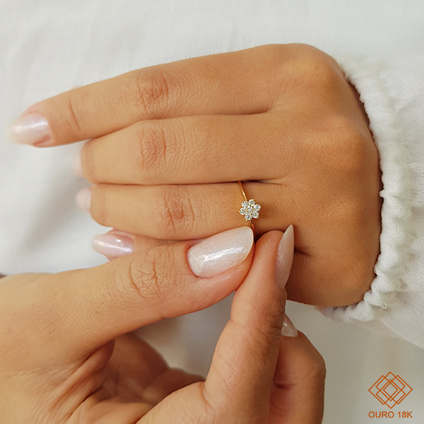 Anel Flor Ouro 18k - Diamante Laboratório 7pts