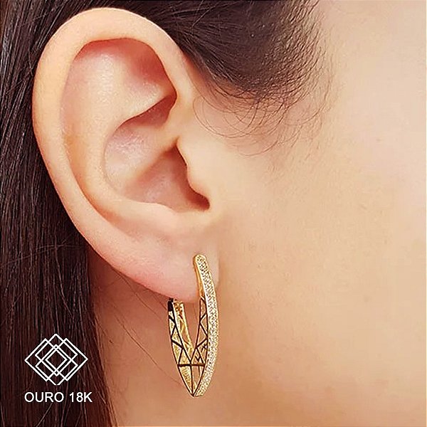 Brinco Argola V Ouro 18k Zircônias