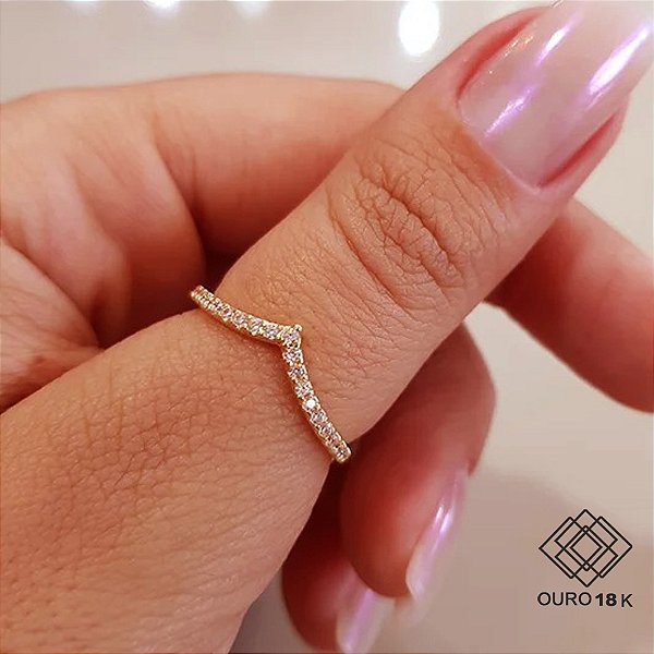 Anel Asa Delta Ouro 18k Zircônias
