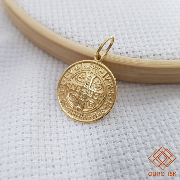 Pingente São Bento Ouro 18k