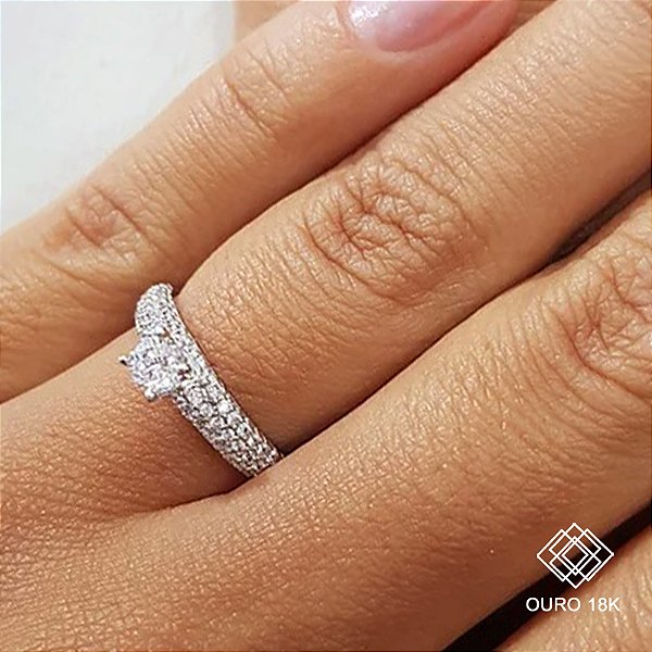 Anel Solitário Ouro Branco 18k Zircônias