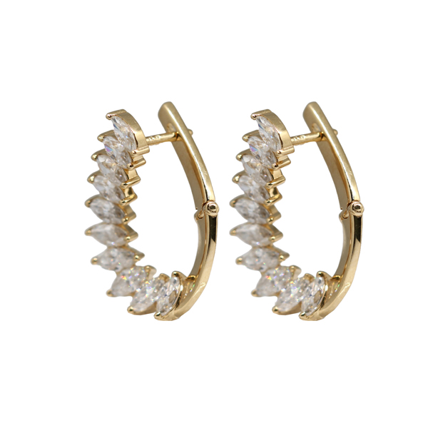 Brinco Navete Ouro 18k e Moissanite