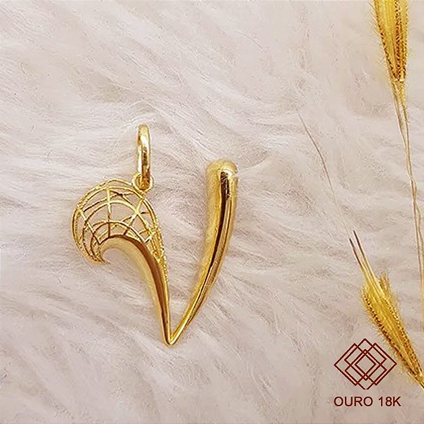 Pingente Letra V Filigrana Ouro 18k