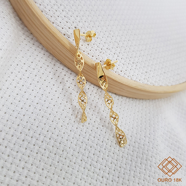 Brinco Torcido Ouro 18k